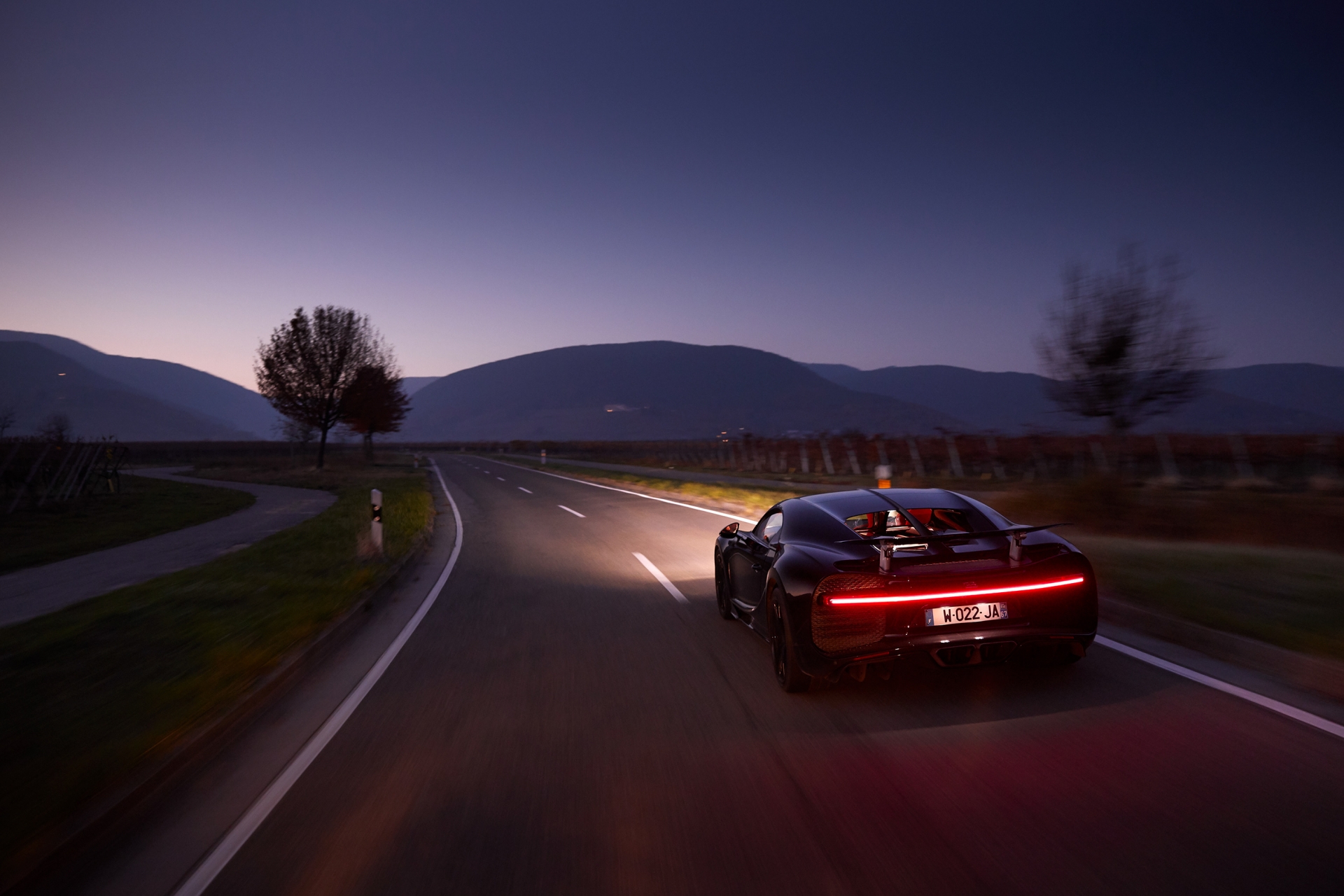 Bugatti Chiron 4.jpg